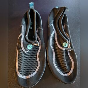 Gently Used Body Glove Riptide 3 Mens Water Shoes Black/Gray, Size US 10